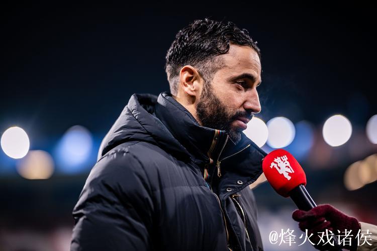 樱桃4-4战平曼联,阿莫林破解进攻难题,防守仍需寻找答案 樱桃4-4战平曼联,阿莫林破解进攻难题,防守仍需寻找答案