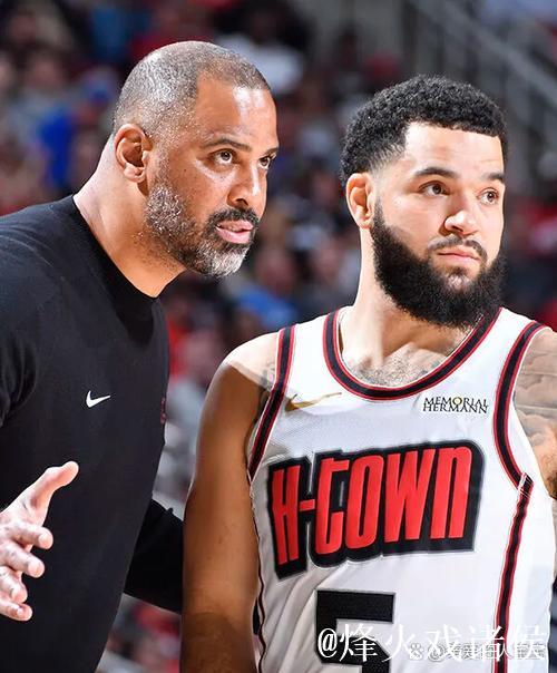 雄鹿2换5大交易：库兹马波蒂斯及两首轮换回波特托马斯